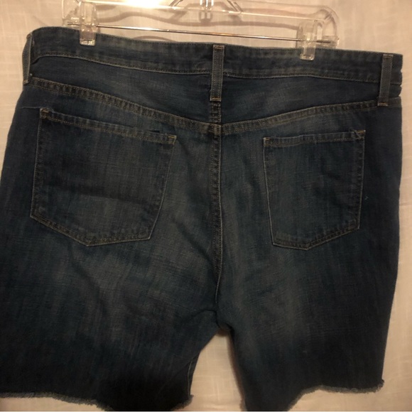 Jean shorts (cut offs) raw hem size 18/34 - Picture 3 of 5